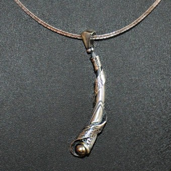 СРЕБЪРЕН МЕДАЛЬОН С РЕЧНА ПЕРЛА